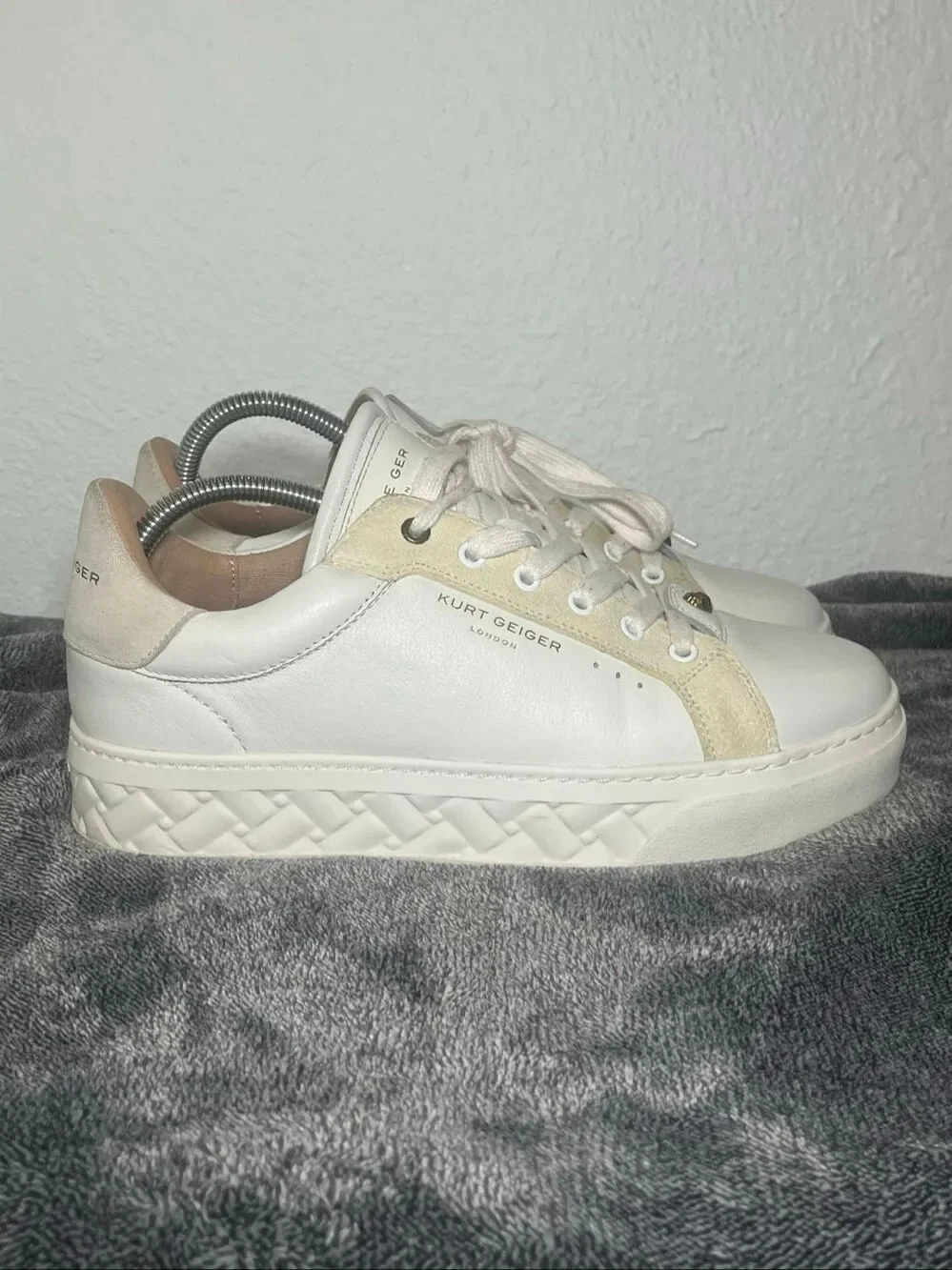 Kurt Geiger London White Leather & Suede Eagle Head Platform Sneakers EU 39 / US
